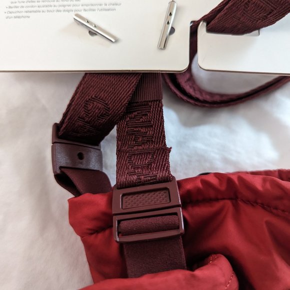 Lululemon Team Canada Quilted Mittens on String COC Logo, Sport Red / Maple Meta - Picture 8 of 8